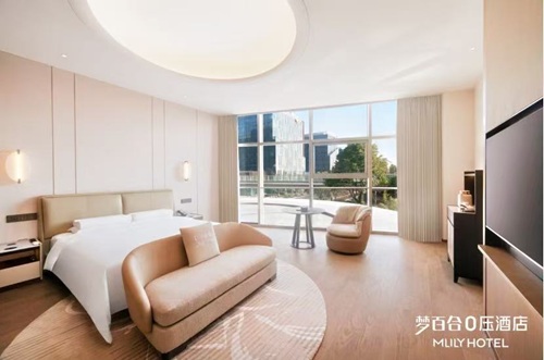 梦百合首家全客房智能床酒店开业，打造“沉浸式睡眠体验”
