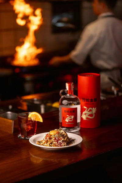 巷販小酒携手摩登弹牙的Yayas Pasta空降北京胡同儿VICINI!