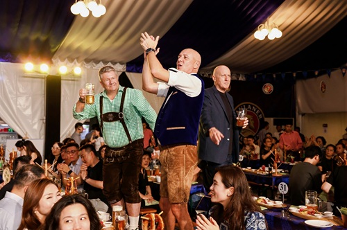 四叶草啤酒节盛大开幕
