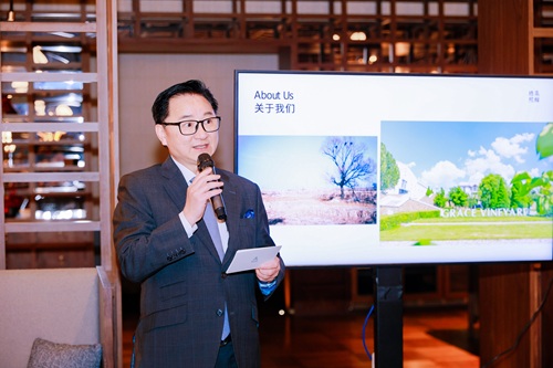 雅辰酒店集团与德熙蒸馏共同呈现一场融合东方草本与当代工艺的「雅辰聚 Artyzen Studio」体验活动